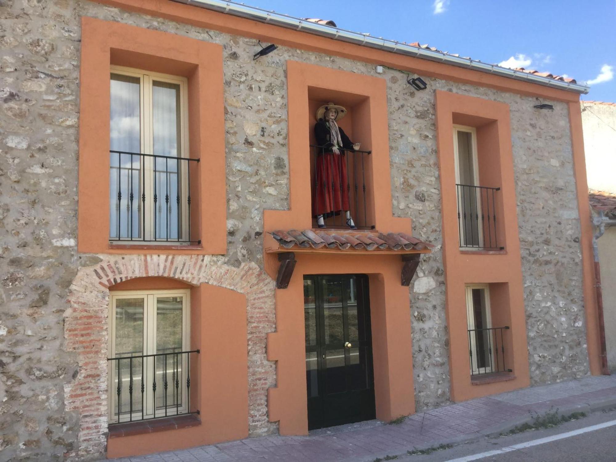 Casa Rural El Horno De La Aldegueela Torrecaballeros Exterior photo